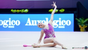 aurora fano broni aurora   clavette sfe07385 copia simone ferraro ph copia